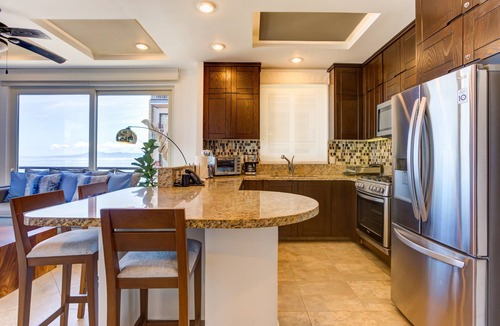 Romantic Zone Condo | Signature Pinnacle - Luxury Condo with Ocean Views