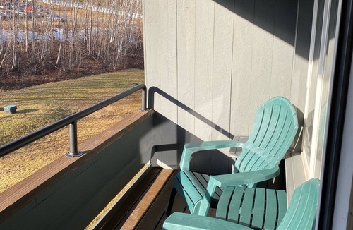West Dover Condo | Ski In/Ski Out at Carinthia Base