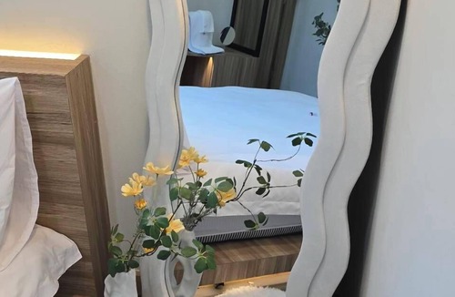 Makham Tia Hotel | Sleep Owl Surat Thani