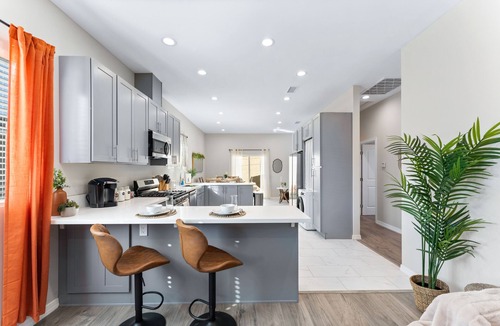 Los Angeles House | Sleeps 10 Walk to Sofi Forum Conv Cntr 8700