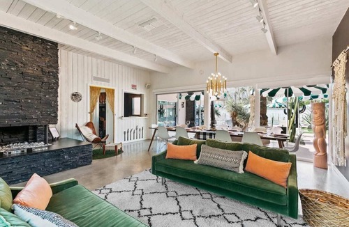 Warm Sands Hotel | Sleeps 22 | Boutique Hotel w/Pool | The Marley