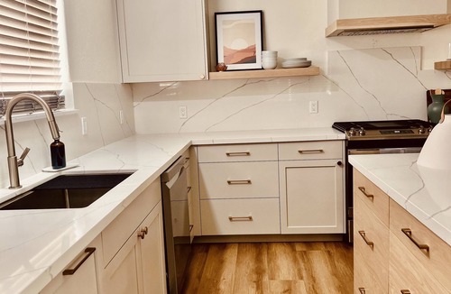 Yuma House | Sleeps 6 pool home, with golf course views.