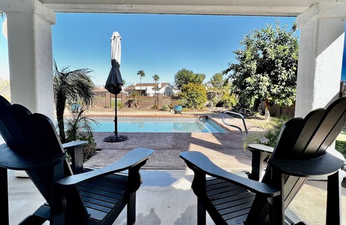 Yuma House | Sleeps 6 pool home, with golf course views.