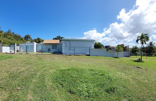 Tierras Nuevas Saliente House | Solar powered/Pool/Beachy Decor/Spacious home 4 all ages! Experienced hosts!