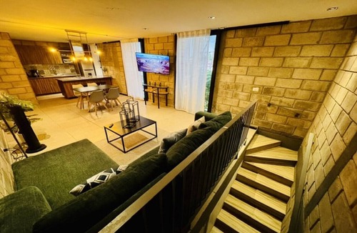 Downtown Guadalajara Apartment | Sophisticated Loft w/Gym & Dedicated Coworking Zone | 2 BD | Tribu Colón (304)