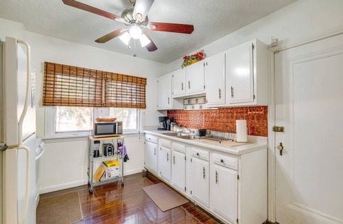 Cleveland Heights Apartment | South Euclid Apt < 10 Mi to Downtown Cleveland!