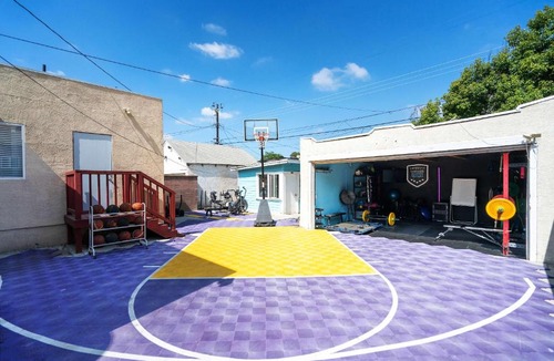 Los Angeles House | South LA 3BR with Gym and Hot Tub by Colby and Conrad
