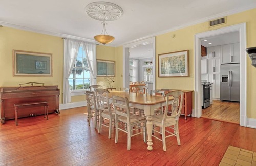 Tropic House | SP Riverfront Views Huge Apt 3bd/3ba Sleep 10