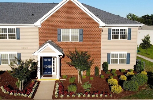 Williamsburg Apartment | Spacious 1 BR | The Colonies At Williamsburg