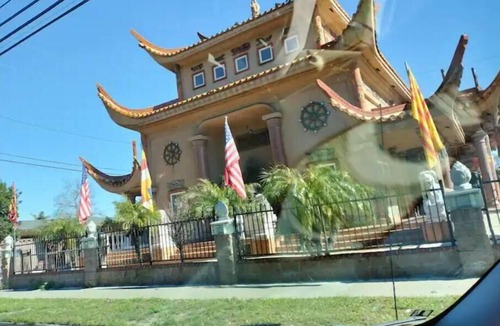 Riverview West Apartment | Spacious 2 BR 2 BA apt TV Stores
