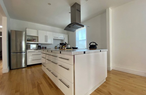 Sainte-Marie Condo | Spacious 2 br apartment in the heart of Montreal