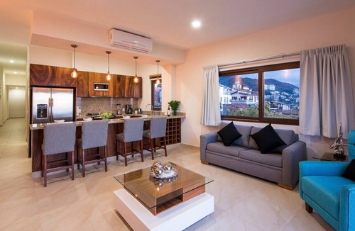 Downtown Puerto Vallarta Condo | Spacious 2BR with infinity pool Gringo Gulch