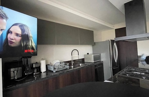 Zona Minerva Apartment | Spacious 3 bedroom apartment located in nice Colonia Americana with sky pool.