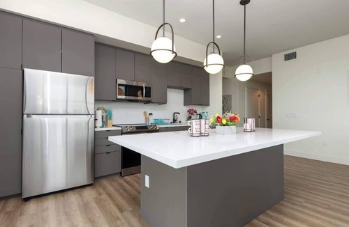 Inglewood Apartment | Spacious 3BR Apt with Pool & Rooftop Deck