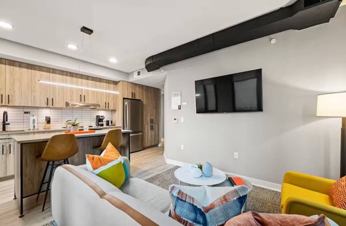 Navy Yard Apartment | Spacious 3BR Haven w/Kitchen & Rooftop | Steps from Top Museums & Hotspots