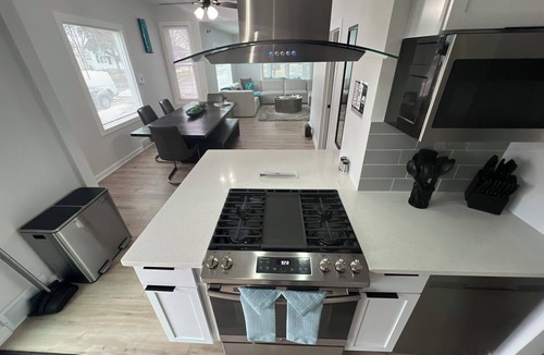 Ericsson House | Spacious 3BR Near Light Rail, Minutes to Downtown & MOA