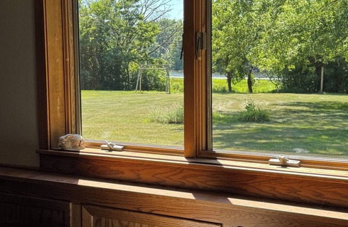 Somerset House | Spacious 4-bedroom Apple River house in beautiful Somerset with AC fitness room