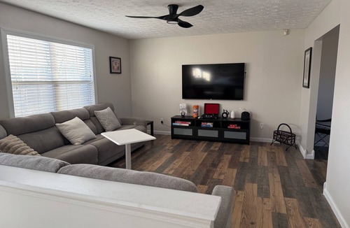 Dayton House | Spacious 4-bedroom house in Dayton