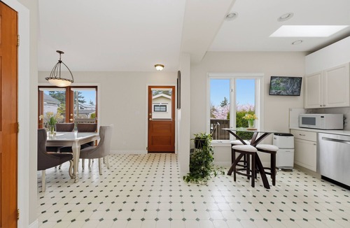 West Point Grey House | Spacious 4BR Home MAJOR INTERNATIONAL SPORTING EVENT & Family Near UBC