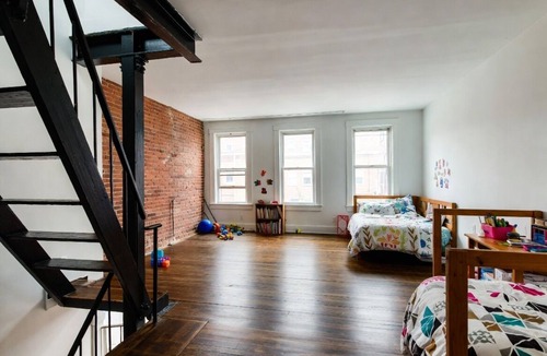 East Price Hill House | Spacious 5-bedroom building with AC in tranquil Cincinnati