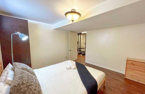 Downtown Gatineau Apartment | Spacious 5BR home. Close to everything!