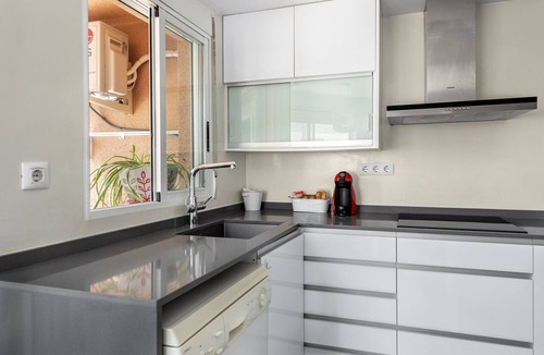 Canet de Berenguer Apartment | Spacious 'Amplio Canet' Apartment with Shared Pool, Wi-Fi, and Air Conditioning