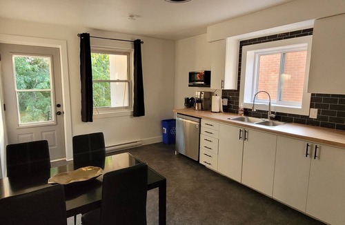 Lafleche Apartment | SPACIOUS AND RENOVATED, PARKING, ST-HUBERT