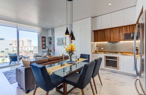 Romantic Zone Condo | Spacious Avida Condo Romantic Zone Rooftop Pool