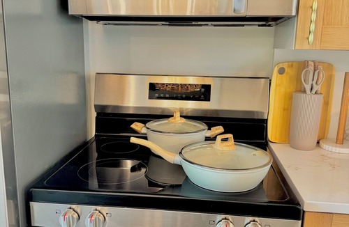 Oakdale House | Spacious, beautiful 5 Bed, 2.5 Bath modern house in Saint Paul for extended stay