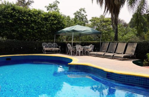 Tres de Mayo House | Spacious Cuernavaca House 14 Guests Pool & Grill