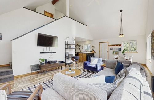 Rockaway Beach House | Spacious Family & Dog-Friendly Home w/New Private Hot Tub & Smart TVs