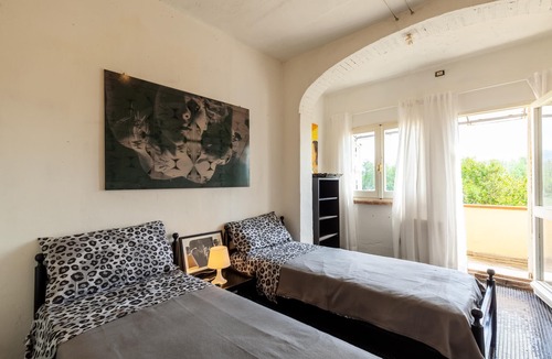 Capanne-Prato-Cinquale Apartment | Spacious Apartment "Casa Caterina" with shared Garden, Terrace, A/C & Wi-Fi