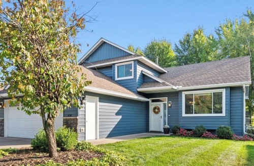 Lino Lakes House | Spacious LL bedroom in charming Lino Lakes—Perfect mid-term housing