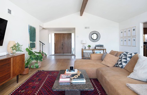 Eagle Rock House | Spacious mid-century modern home with pool in Los Angeles