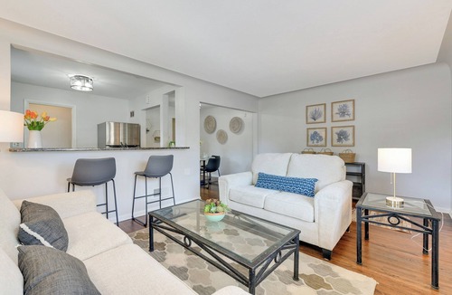 Brooklawns House | Spacious modern & central 3 bed/2 bath Renovated Garage W/D Pet-Friendly