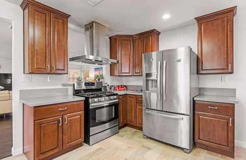 East Pasadena House | Spacious Retreat w Large Kitchen Outdoor Patio