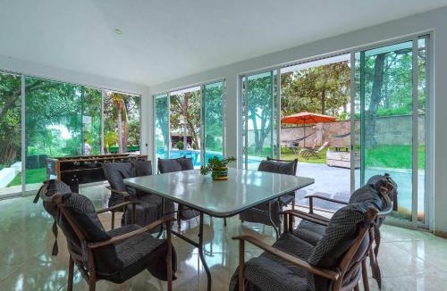 Zapopan Villa | Spacious Villa with Pool and Sports Area