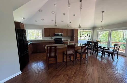 Cannon Falls House | Spacious villa in Cannon Falls on a scenic river with nature views.
