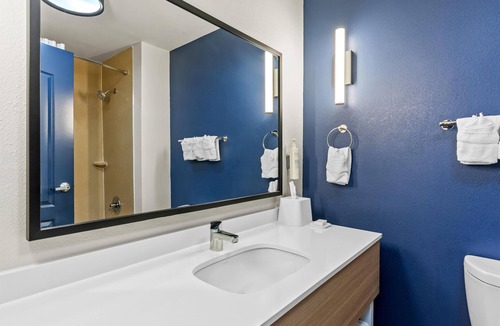 Forest Park Hotel | Spark by Hilton Cincinnati Fairfield
