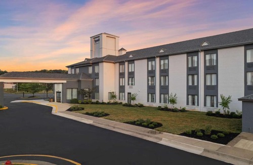 Fredericksburg Hotel | Spark By Hilton Fredericksburg Southpoint