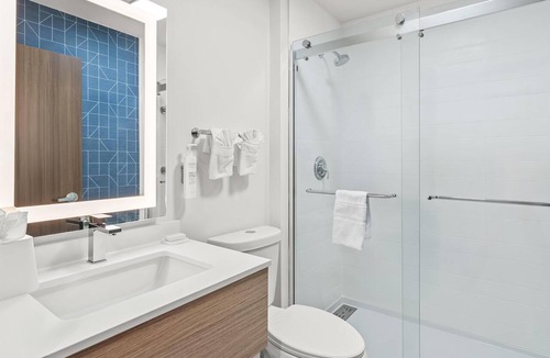 Milford Hotel | Spark by Hilton Milford Boston