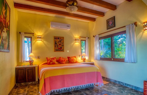 San Francisco House | Special place where you combine the peace of the jungle with the ocean view.