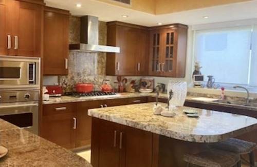Emiliano Zapata Condo | Spectacular Beach Front Condo. Small bldg with infinity pool and gym .