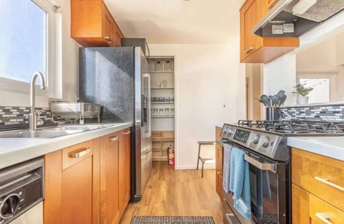 Gas Lamp Section Condo | Spectacular Ocean & Pier View Home Near LA Stadiums & LAX