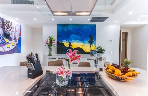 South Hotel Zone Condo | Spectacular views beachfront 25th floor condo