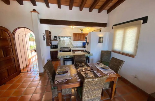 Emiliano Zapata Villa | Spectacular Zona Romántica 2BR 2BA condo 3 blocks to beach, Pool, AC, Fitness