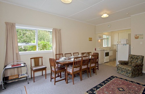 Raetihi Cottage | St Marys Vicarage Retreat - Raetihi Holiday Home