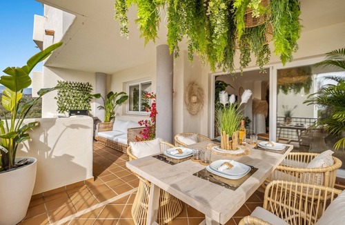 Elviria Apartment | Standing apartment in Marbella