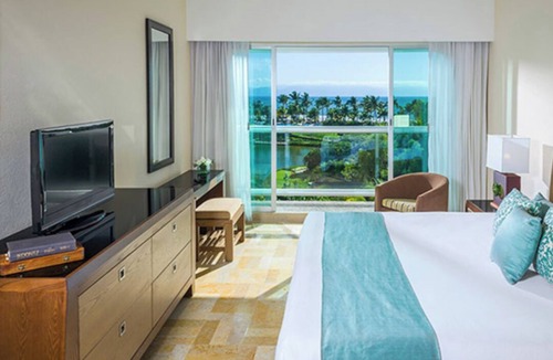 Bajio Resort | Stay where the professionals play at the Mexico Open at Vidanta Nuevo Vallarta!