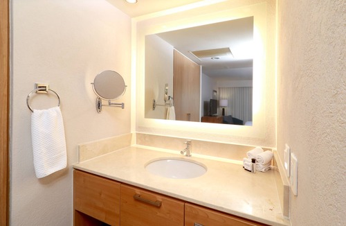 Zona Expo Hotel | Staybridge Suites Guadalajara Expo by IHG